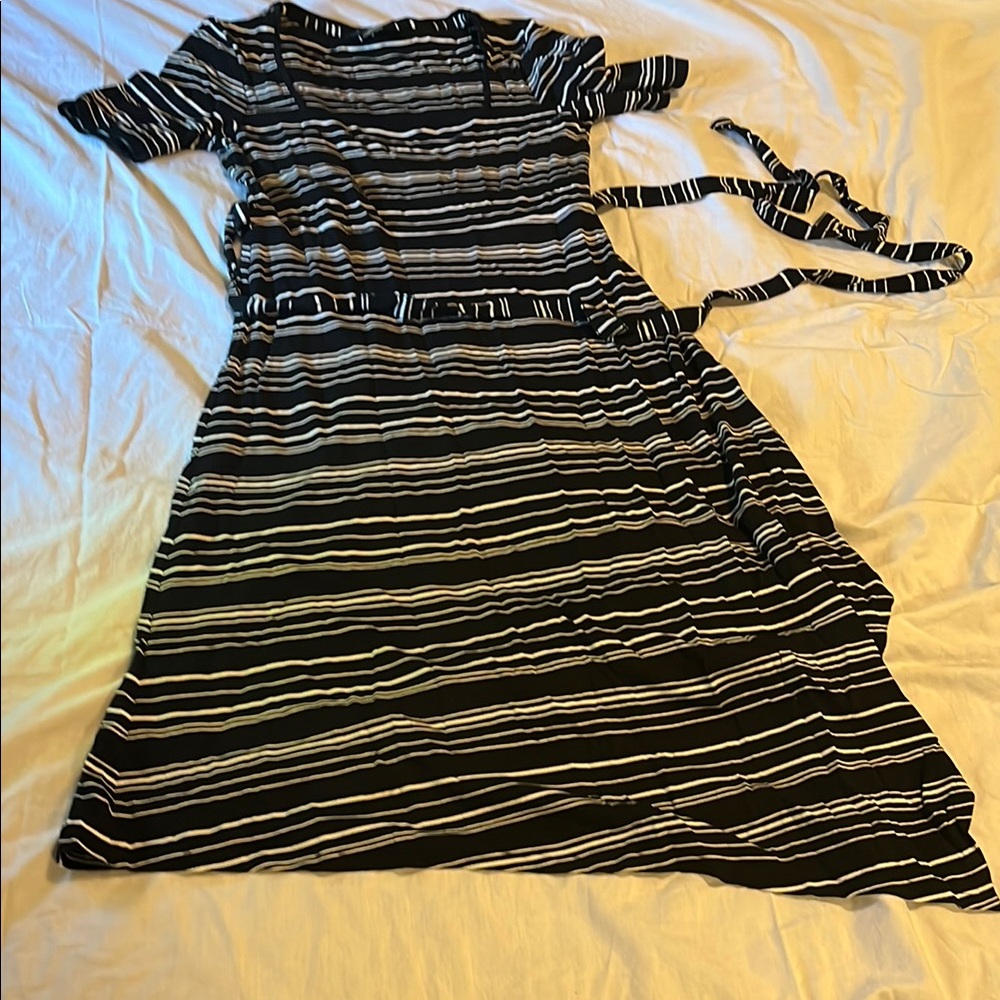 Club Monaco Black and White Long Sleeve Dress